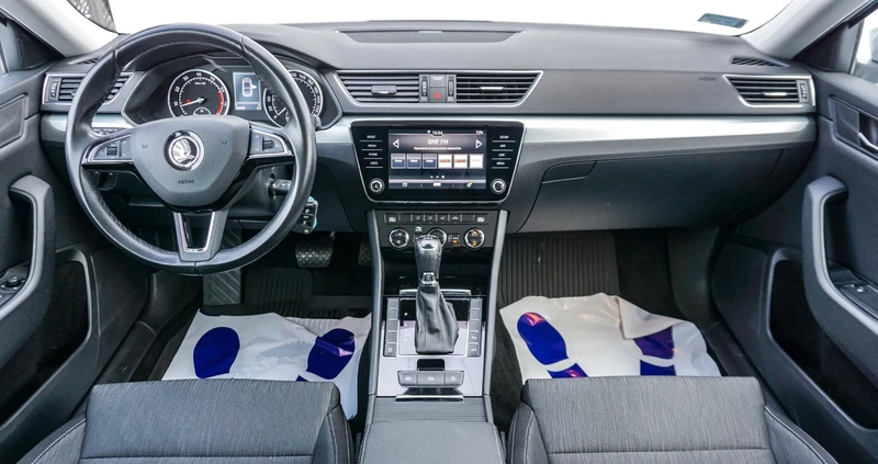 Skoda Superb cena 79900 przebieg: 135338, rok produkcji 2019 z Moryń małe 92